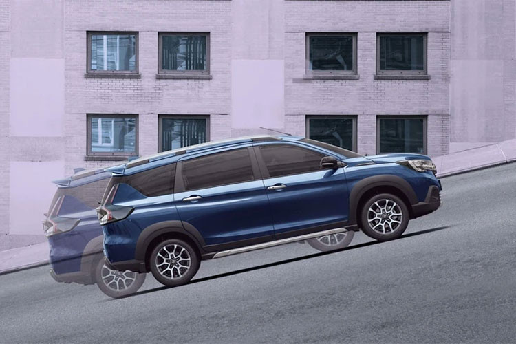 Hệ truyền động này bao gồm máy xăng 4 xi-lanh, dung tích 1.5L, kết hợp với pin lithium-ion 10 Ah 12V và máy phát điện tích hợp bộ đề (ISG). Nhờ đó, sức mạnh động cơ của mẫu MPV này tăng nhẹ lên 105 mã lực tại tua máy 6.000 vòng/phút và mô-men xoắn cực đại 138 Nm tại tua máy 4.400 vòng/phút.