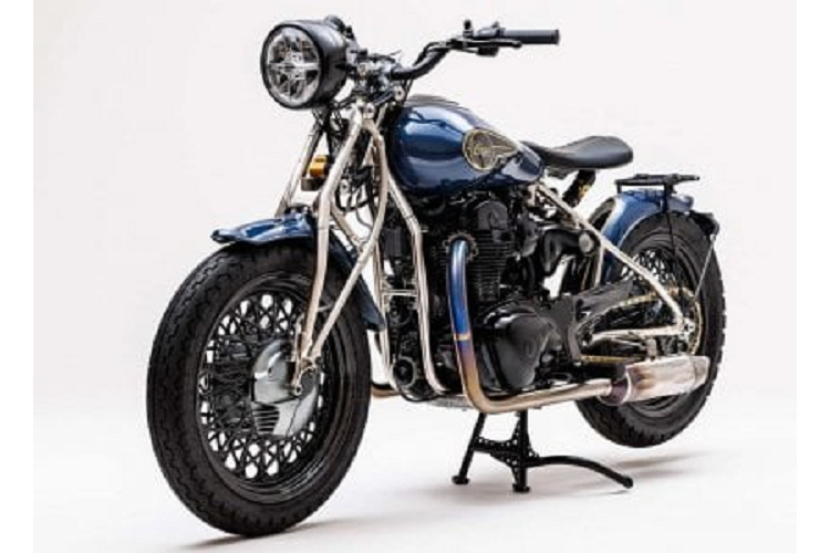 Theo lời của trưởng nhóm thiết kế mẫu Praga ZS 800 hoài cổ cho biết: “Những vật liệu tương lai này là cơ sở sản mới nhất của bộ phận thể thao, Praga đã cho phép chúng tôi chuyển những yếu tố thiết kế lịch sử trang nhã đó sang ngày nay, đồng thời chế tạo một chiếc mô tô với đặc điểm lái hiện đại và cảm giác độc đáo."