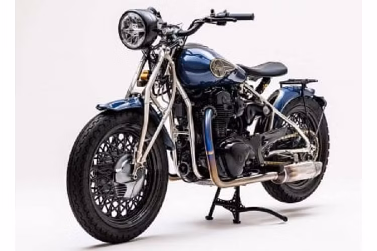 Theo lời của trưởng nhóm thiết kế mẫu Praga ZS 800 hoài cổ cho biết: “Những vật liệu tương lai này là cơ sở sản mới nhất của bộ phận thể thao, Praga đã cho phép chúng tôi chuyển những yếu tố thiết kế lịch sử trang nhã đó sang ngày nay, đồng thời chế tạo một chiếc mô tô với đặc điểm lái hiện đại và cảm giác độc đáo."