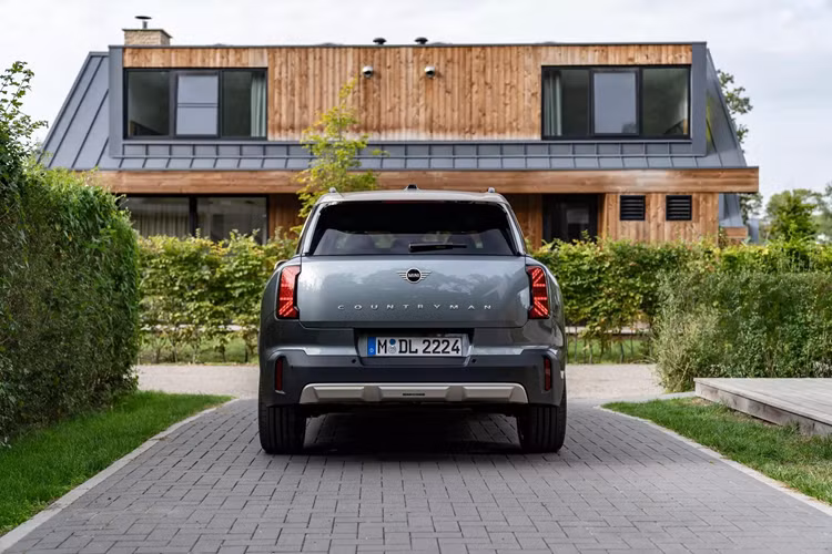 Đây là mức giá thấp bậc nhất đối với một mẫu MINI gầm cao như dòng Countryman này suốt nhiều năm qua, mang đến cơ hội cho những người yêu thích MINI có thể tiếp cận thương hiệu.