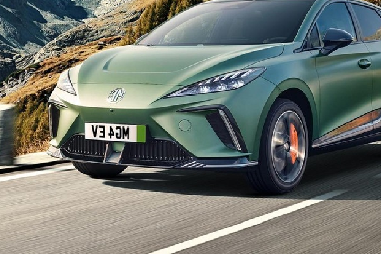 Hệ thống Kiểm soát Vào cua Chủ động hoàn toàn mới sẽ lần đầu tiên có mặt trên một chiếc MG, có khóa vi sai điện tử và Điều khiển Động cơ Thông minh để cho phép điều chỉnh vectơ mô-men xoắn giữa cả bốn bánh, tạo ra lực kéo tối đa và sự điềm tĩnh vượt trội trong nhiều điều kiện lái xe .