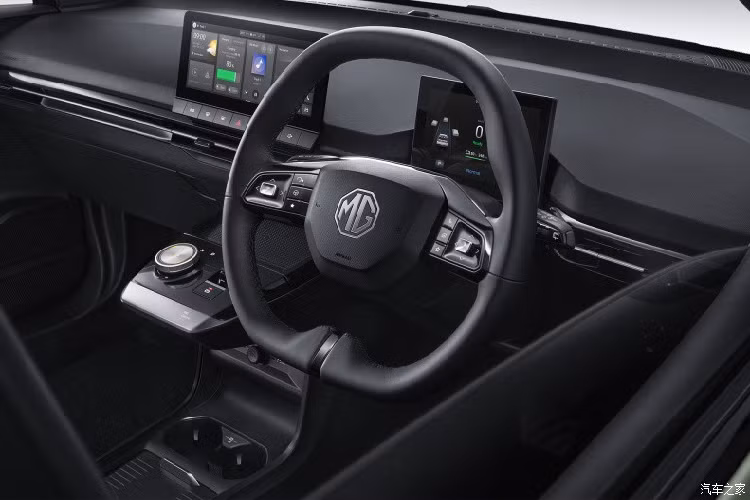 Cuối cùng chính là điều mà nhiều người mong đợi nhất, dưới nắp khoang động cơ của xe MG4 XPower là hệ thống truyền động động cơ kép rất được mong đợi mang lại công suất tối đa lên đến 429 mã lực và mô-men xoắn lên tới 600 Nm, trở thành chiếc xe MG mạnh nhất.