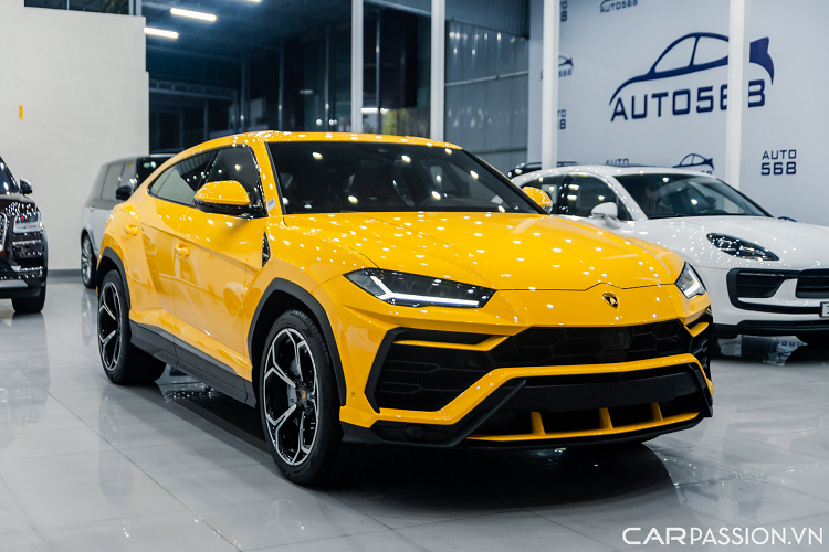 Với tỉ lệ 162,7 mã lực/lít cũng như tỷ lệ công suất trên trọng lượng tốt nhất ở mức 3,38 kg/mã lực. Hơn nữa, với khả năng tăng tốc từ 0 - 100 km/h trong 3,6 giây và khả năng đạt 200 km/h trong 12,8 giây, siêu SUV Lamborghini Urus có khả năng đạt tốc độ tối đa lên tới 305 km/h.