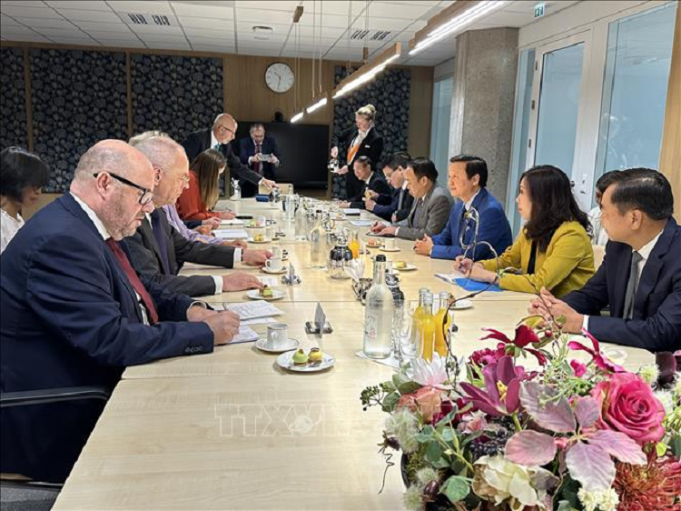 Phó Thủ tướng Trần Hồng Hà thăm và làm việc tại Hà Lan - Hình 4 Pho Thu tuong Tran Hong Ha tham va lam viec tai Ha Lan-Hinh-4