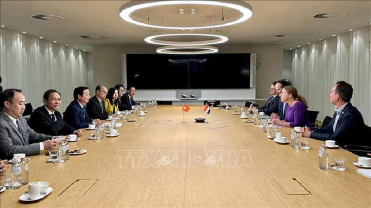 Phó Thủ tướng Trần Hồng Hà thăm và làm việc tại Hà Lan - Hình 2 Pho Thu tuong Tran Hong Ha tham va lam viec tai Ha Lan-Hinh-2