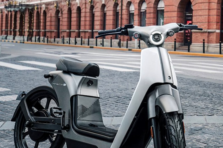 Với việc đăng ký bản quyền cho 3 mẫu xe điện mới , Honda Việt Nam đang thể hiện tham vọng cạnh tranh ở phân khúc xe hai bánh chạy điện, vốn đang được chiếm lĩnh bởi VinFast và các thương hiệu Trung Quốc như Dibao hay Yadae.