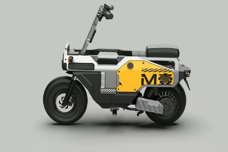 Cung cấp sức mạnh cho chiếc xe mini này là động cơ điện công suất tối đa 1,34 mã lực. Sau khi sạc đầy, xe có thể đi được khoảng 100 km.