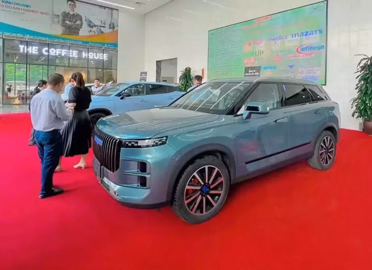 Hang xe Trung Quoc Chery bat tay Geleximco lap rap oto tai Viet Nam-Hinh-2