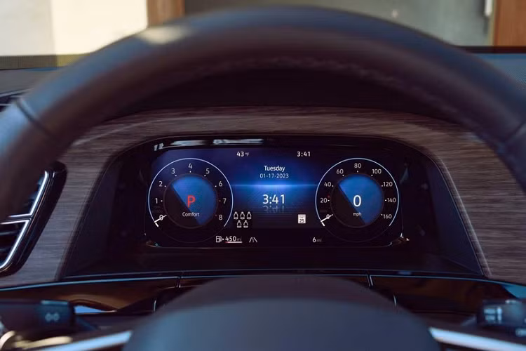 Ở bản cao cấp, xe sẽ được trang bị ghế bọc da, khâu quả trám sang trọng. Trước mặt người lái xuất hiện bảng đồng hồ kỹ thuật số 10,3 inch mới...