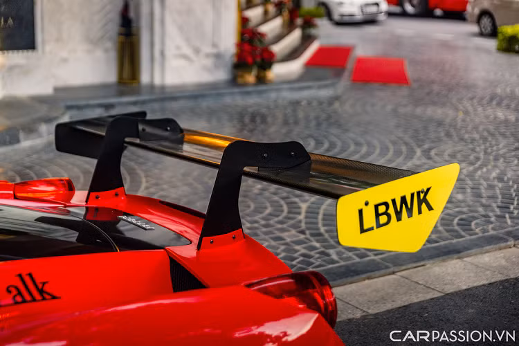 Gói độ Liberty Walk Silhouette GT cho Ferrari 458 Italia không đem đến sự thay đổi về động cơ nên chiếc Ferrari 458 Italia này sẽ vẫn được sử dụng động cơ V8 4.5L sản sinh công suất 570 mã lực tại 9.000 vòng/phút và mô-men xoắn cực đại 540 Nm tại 6.000 vòng/phút. Xe có khả năng tăng tốc 0-100 km/h trong 3,4 giây trước khi đạt tốc độ tối đa 325 km/h.