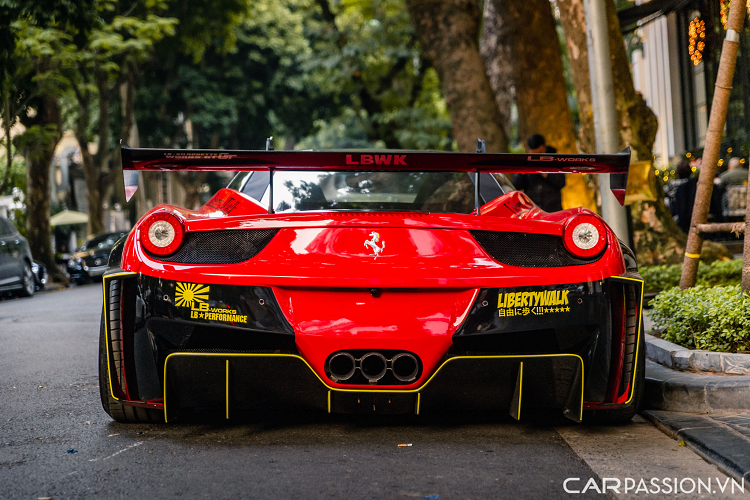 Bộ mâm được thiết kế 5 chấu kép chủ đạo sơn đen bóng cùng các họa tiết đan xen lạ mắt. Đây cũng là một thương hiệu mâm xe còn khá mới lạ với giới chơi xe tại Việt Nam. Với thiết kế lạ mắt, bộ mâm này là một sự lựa chọn hoàn hảo cho chiếc xe đầy hầm hố này.