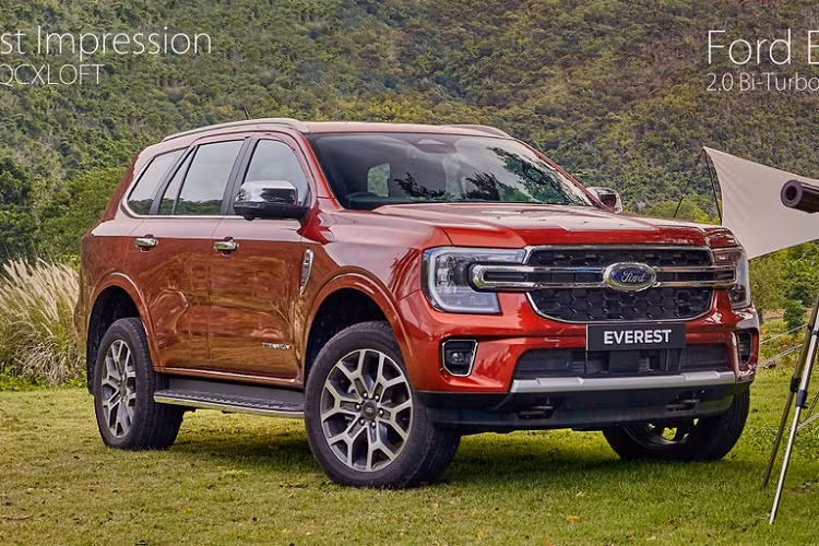 Nguyên nhân tăng giá được hãng Ford đưa ra là do chi phí sản xuất và tỷ lệ lạm phát tăng cao. Bù lại, Ford Everest 2023 được áp dụng chế độ bảo hành mới là 5 năm hoặc 150.000 km, tùy điều kiện nào đến trước.