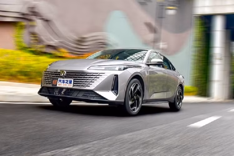 Mới đây, thương hiệu Changan đã chính thức mở bán mẫu xe nhỏ gọn hoàn toàn mới dựa trên kiến trúc Ark - Yida hoàn toàn mới, điều thú vị nằm ở việc hãng xe này đã điều chỉnh mức giá bán của xe Changan Yida 2023 mới theo hướng giảm, so với lần công bố với giới truyền thông vào cuối tháng 2/2023.