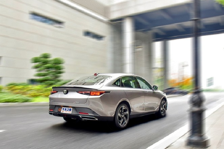 Về sức mạnh, chiếc xe Changan Yida sẽ được trang bị động cơ 4 xi-lanh, tăng áp, Blue Whale NE1.5T thế hệ mới với công suất tối đa 170 mã lực và mô-men xoắn cực đại 260 Nm. Chiếc xe mới sẽ được kết hợp với hộp số ly hợp kép 7 cấp và hệ dẫn động cầu trước. mức tiêu thụ nhiên liệu trong điều kiện WLTC chỉ 5,99l/100km