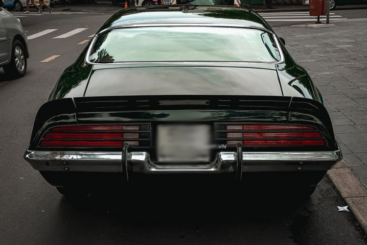 Động cơ tạo ra công suất 330 mã lực tại 4.800 vòng/phút và mô-men xoắn 583 Nm tại 3.000 vòng/phút. Xe sử dụng hệ dẫn động cầu sau.