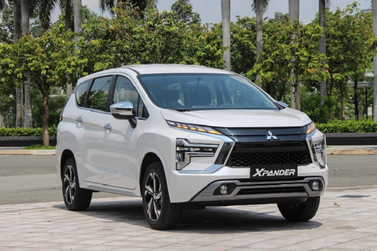 Theo báo cáo bán hàng của Hiệp hội các nhà sản xuất ô tô Việt Nam (VAMA), doanh số bán hàng toàn thị trường trong tháng 7/2023 đã có sự tăng trưởng trở lại. Đáng chú ý, top 10 ôtô bán chạy nhất trong tháng 7 lại có sự thay đổi bất ngờ khi nhiều mẫu xe vốn có thứ hạng thấp đã vượt lên ở nhóm dẫn đầu, còn mẫu xe từng đứng đầu bảng trong tháng 6/2023 lại “bốc hơi” không dấu vết.