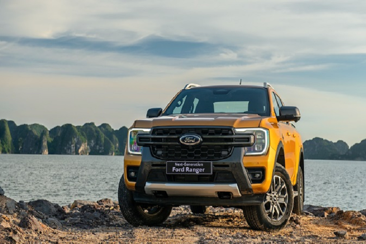 5. Ford Ranger “Ông vua bán tải” tháng 7/2023 đã ghi nhận sự tụt giảm mạnh về doanh số, khiến xe “rớt đài” tới 3 bậc. Cụ thể, trong tháng vừa qua, Ford Ranger đạt doanh số 1.175 chiếc, giảm khá mạnh tới 26% (1.585 chiếc) so với tháng 6. Tổng kết 7 tháng đầu năm 2023, Ford Ranger bán ra 8.775 xe.
