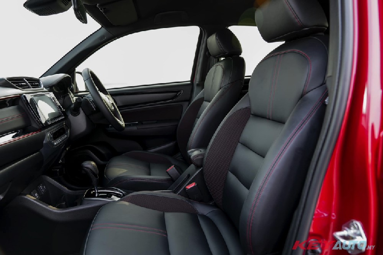 Mọi phiên bản của xe đều có 4 túi khí (trừ bản 1.5L RS), hệ thống cân bằng điện tử, chống bó cứng phanh ABS, phân phối lực phanh điện tử EBD, trợ lực phanh, hỗ trợ khởi hành ngang dốc, 2 cảm biến đỗ xe phía sau và hệ thống hỗ trợ quan sát làn đường Honda LaneWatch.