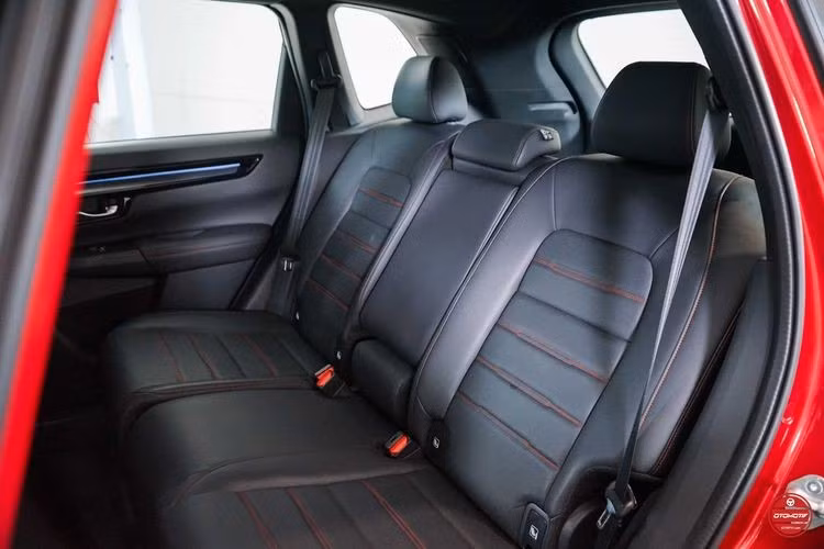 Gói công nghệ an toàn chủ động này mang đến những tính năng như phanh giảm thiểu va chạm CMBS, hỗ trợ giữ làn đường LKAS, cảnh báo/kiểm soát khi xe lệch làn đường, hệ thống kiểm soát hành trình thích ứng ở dải tốc độ thấp, điều chỉnh đèn pha tự động và cảnh báo khi phương tiện phía trước khởi hành.