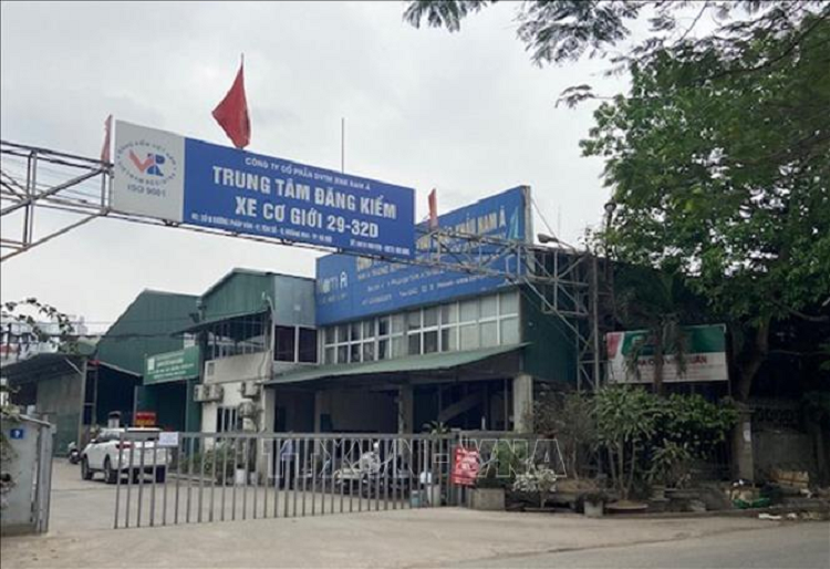 Bat tam giam 6 doi tuong thuoc Trung tam dang kiem xe co gioi 29-32D