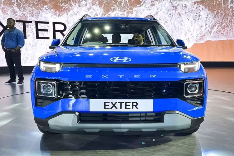 Theo hãng Hyundai, hiện lượng đơn đặt hàng dành cho Exter ở thị trường Ấn Độ đã vượt qua con số 75.000. Nhu cầu cao của người tiêu dùng khiến hãng Hyundai phải tăng 30% sản lượng của mẫu SUV hạng A này ở Ấn Độ. Trước đây, sản lượng mỗi tháng của Hyundai Exter ở nhà máy tại Chennai, Ấn Độ, là 6.000 xe.