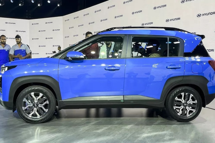 Tuy nhiên, mới đây, hãng Hyundai đã công bố sẽ tăng con số này lên 8.000 xe/tháng để đáp ứng đơn đặt cọc của khách hàng Ấn Độ. Đồng thời, hãng Hyundai cũng chuyển bớt lượng xe dùng để xuất khẩu sang phục vụ thị trường Ấn Độ trước. Nhu cầu vượt cung khiến thời gian giao xe của Hyundai Exter ở phần lớn các phiên bản hiện đã lên đến 6 tháng.