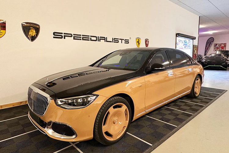 Động cơ trên Mercedes-Maybach S680 Virgil Abloh 2023 tạo ra công suất tối đa 621 mã lực cùng mô-men xoắn cực đại 1.001 Nm đồng thời kết hợp với hộp số tự động 9 cấp và hệ dẫn động 4 bánh toàn thời gian 4Matic.