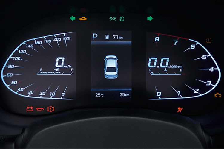 Về trang bị vận hành, Hyundai Accent 2023 tại Ấn Độ có 2 tùy chọn động cơ. Trong đó, máy xăng 1.5L hút khí tự nhiên có công suất 113 mã lực, phiên bản 1.5L T-GDi tăng áp có công suất 158 mã lực.