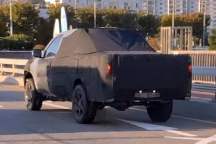 Ông Habib còn cho biết mẫu xe bán tải mới sẽ có đường nét giống với nhiều mẫu xe mới ra mắt trong thời gian gần đây như EV5 hay EV9 bởi thương hiệu Hàn Quốc muốn các sản phẩm của mình có sự đồng nhất về ngôn ngữ thiết kế.