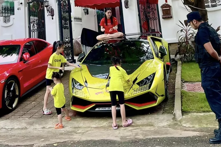 Trang bị đắt đỏ nhất trên chiếc Lamborghini Huracan LP610-4 độ khủng này chắc chắn phải kể đến dàn mâm đến từ thương hiệu Brixton Forged, thuộc loại PF7 Aerotech mang thiết kế đậm chất đường đua.