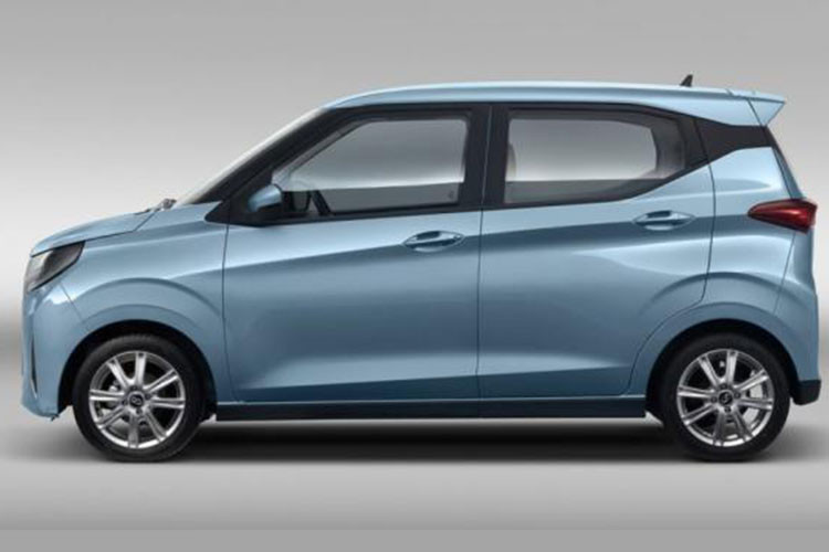 Mức giá xe Weiao Boma 2023 tại thị trường Trung Quốc đã chính thức được công bố. Theo đó, tại thị trường này, xe có tổng cộng 3 phiên bản với giá bán dao động từ 39.900 - 51.900 Nhân dân tệ (khoảng 136 - 177 triệu đồng). Với giá bán này, Weiao Boma trở thành một trong những mẫu xe ôtô điện rẻ nhất tại thị trường Trung Quốc hiện nay, tương tự Wuling Hongguang Mini EV.