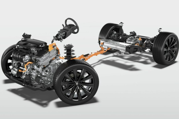 Ngoài ra xe cũng được trang bị hệ thống Safety Sense ADAS, bao gồm các tính năng như hỗ trợ lái xe chủ động, hỗ trợ giảm tốc và đánh lái để phản ứng với xe trước hoặc khúc cua, Toyota Teammate Advanced Drive (hỗ trợ khi tắc đường) và Advanced Park (có chức năng điều khiển từ xa).