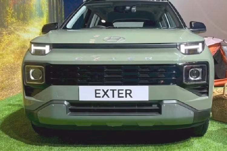 Theo công bố của nhà sản xuất, Exter có chỉ số tiêu thụ nhiên liệu trung bình là 19,4 km/lít (khoảng 5,15 lít/100 km) nếu đi với hộp số sàn và 19,2 km/lít (5,2 lít/100 km) nếu đi với hộp số sàn tự động AMT. Mức tương ứng của động cơ CNG là 27,1 km/lít (3,69 lít/100 km).