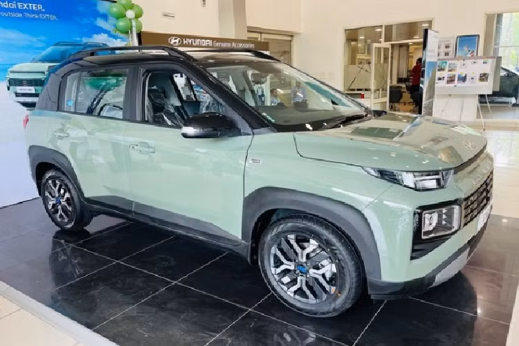 Tùy chọn thứ hai là động cơ chạy bằng khí nén thiên nhiên CNG với công suất tối đa 69 mã lực và mô-men xoắn cực đại 95,2 Nm, đi kèm hộp số sàn 5 cấp. Khi về Việt Nam, nhiều khả năng tùy chọn động cơ này sẽ bị loại bỏ.