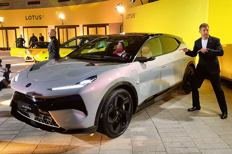 Lotus lo ke hoach ban xe dien o Viet Nam, SUV to nhu VinFast VF9-Hinh-3