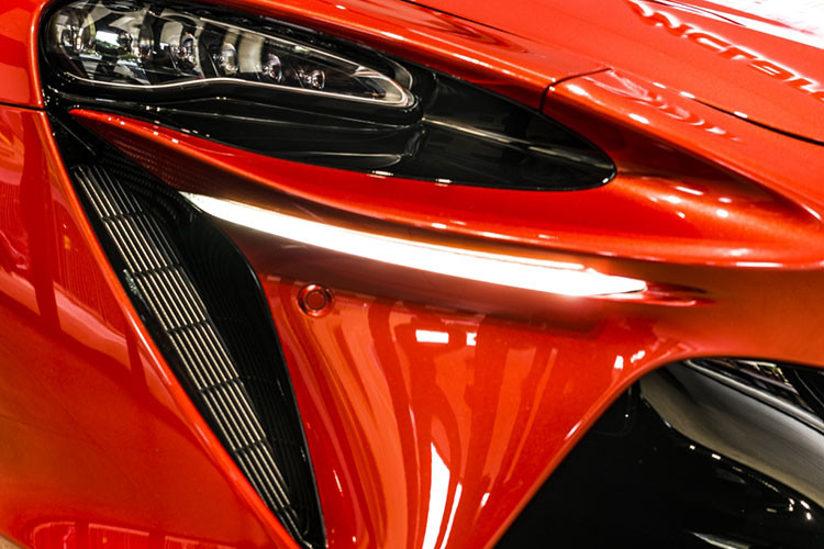 Bộ lốp mới có hệ thống chip bên trong giúp cung cấp cho người dùng những dữ liệu về áp suất, nhiệt độ lốp để từ đó hỗ trợ cho hệ thống cân bằng điện tử. Khi nhiệt độ lốp vượt mức tối đa, hệ thống sẽ truyền lên cho người lái biết.