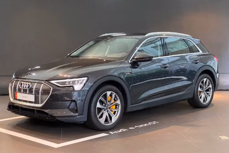 Audi Viet Nam uu dai “sap san”, gia xe giam cao nhat gan 400 trieu