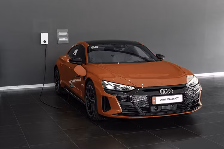 Audi Viet Nam uu dai “sap san”, gia xe giam cao nhat gan 400 trieu-Hinh-3