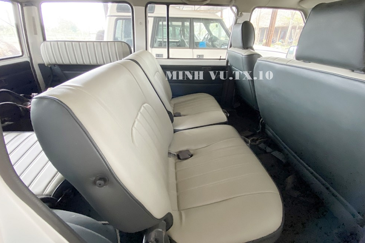 Tiếp đến là TB42S có động cơ 6 xi-lanh, dung tích 4.2 lít, mang đến công suất 125 mã lực tại 4.200 vòng/phút và mô-men xoắn cực đại 325 Nm tại 2800 vòng/phút và TB42E, 6 xi-lanh dung tích 2.8 lít mang đến công suất tối đa 135 mã lực tại 4.400 vòng/phút, 320 Nm tại 3.200 vòng/phút.