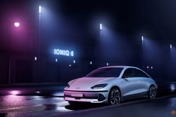 Cả hai công ty Hyundai và Kia có kế hoạch giới thiệu tổng cộng 31 mẫu xe điện chạy bằng pin vào năm 2030. Trước mắt, Kia đang mở rộng dây chuyền sản xuất nhằm sớm đưa mẫu SUV điện cỡ lớn EV9 ra thị trường. Hyundai ra mắt Ioniq 6 hồi cuối năm ngoái và sẽ trình làng Ioniq 7 vào năm 2024.