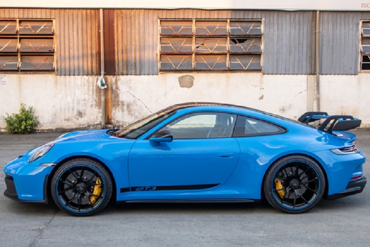 Giới mê xe đang rất hy vọng là sau khi trải nghiệm lái Porsche 911 GT3 992 qua 3 nước láng giềng của Việt Nam, Cường Đô la lại có hứng để khởi động lại hành trình siêu xe Car Passion đã bị dừng hoạt động trong 4 năm qua.