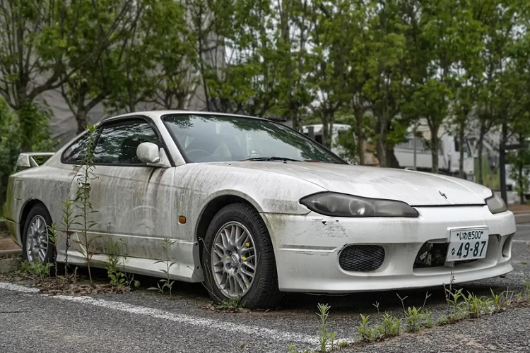 Hang loat xe JDM dinh dam bi vut xo o “nghia dia” Fukushima