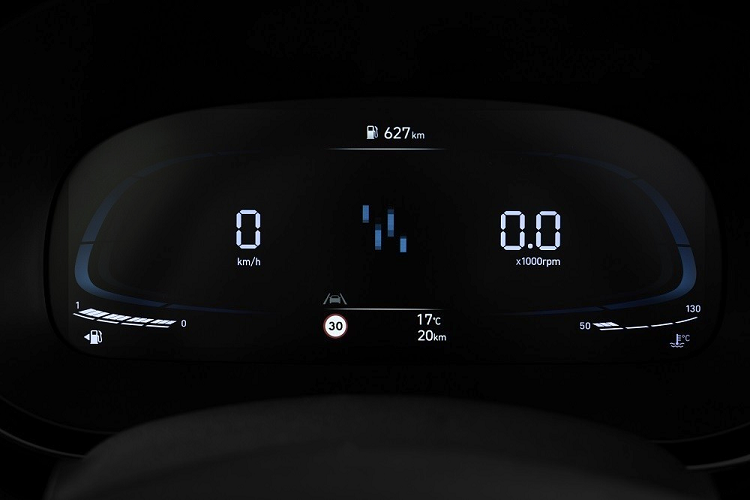 Bước sang phiên bản 2023, Hyundai i10 được bổ sung mắt lưới tản nhiệt hình tổ ong mới và tích hợp 4 bóng đèn LED định vị ban ngày. Bóng đèn này không có thiết kế tròn như cũ mà được thiết kế hình lục giác mới. Thêm vào đó là cản trước với hốc gió trung tâm hình thang rộng, cụm đèn hậu LED với tạo hình mới bên trong và vành hợp kim khác biệt.