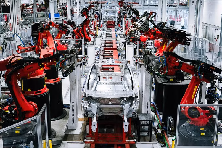 Hang xe dien Tesla xay dung nha may thu hai o Thuong Hai