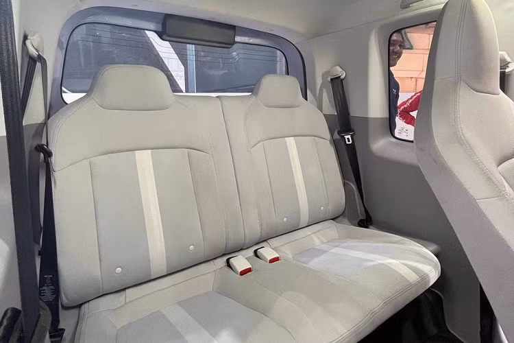 Ngoài Indonesia, Wuling Air ev hiện đã được bán ở một thị trường Đông Nam Á khác là Thái Lan. Trong năm nay, thương hiệu Wuling cũng có kế hoạch xuất khẩu mẫu xe điện này từ nhà máy ở Indonesia sang các thị trường khác.