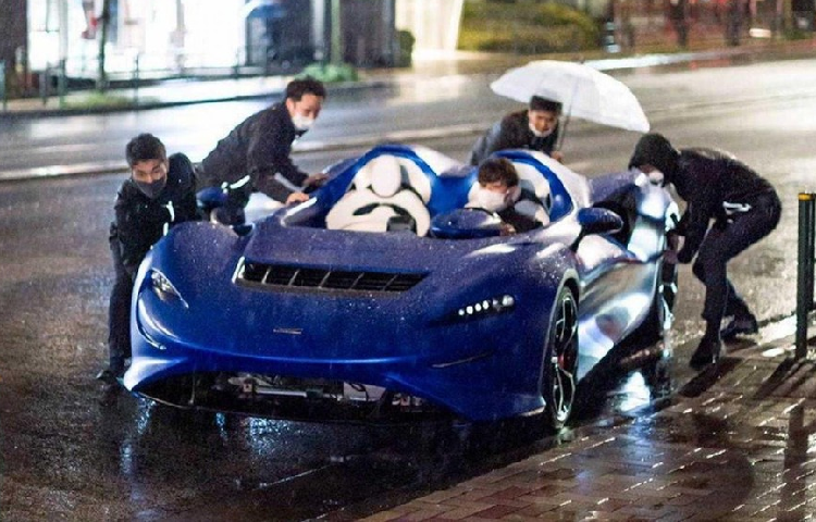 Dai gia choi sieu xe trieu do khong mui co so mua roi?