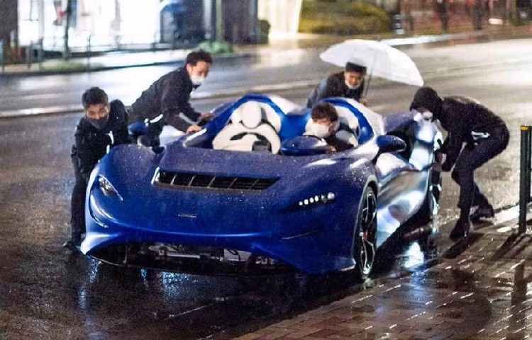 Dai gia choi sieu xe trieu do khong mui co so mua roi?