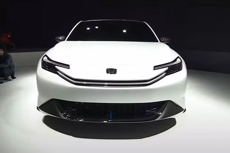 Theo hãng Honda, Prelude tuy là xe concept nhưng đã sẵn sàng lên dây chuyền sản xuất thương mại. Không có gì bất ngờ khi mẫu xe này sở hữu ngoại hình hoàn toàn khác biệt so với Honda Prelude trong quá khứ. Trước đây, Prelude được biết đến như một mẫu xe coupe 2 cửa nhỏ gọn.