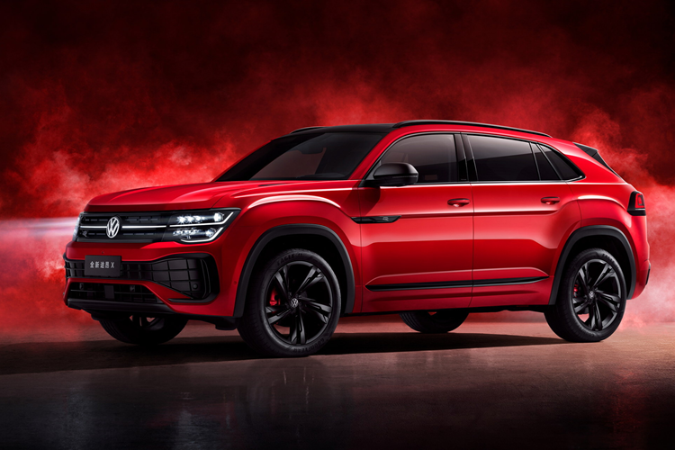 Hiện chưa rõ Volkswagen Teramont X tại Việt Nam sẽ dùng động cơ nào. Tại thị trường Trung Quốc, mẫu xe này hiện có 2 tùy chọn động cơ. Đầu tiên là máy xăng 4 xi-lanh, tăng áp, dung tích 2.0L với công suất tối đa 220 mã lực và mô-men xoắn cực đại 350 Nm. Thứ hai là động cơ xăng V6, tăng áp, dung tích 2.5L, sản sinh công suất tối đa 299 mã lực và mô-men xoắn cực đại 500 Nm.