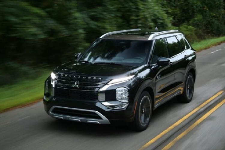 Trước đó, vào năm 2021 mới chính thức là tròn 40 năm Mitsubishi có mặt tại xứ sở cờ hoa. Tuy nhiên, mãi đến đầu năm 2023, hãng xe của “đất nước mặt trời mọc” mới tung ra phiên bản Mitsubishi Outlander PHEV 40th Anniversary Edition 2023 đặc biệt kỷ niệm này.